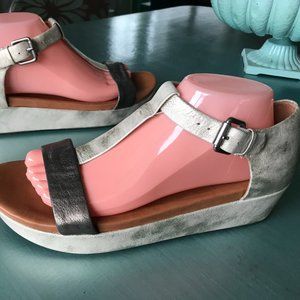 Kenneth Cole Metallic Leather Sandals